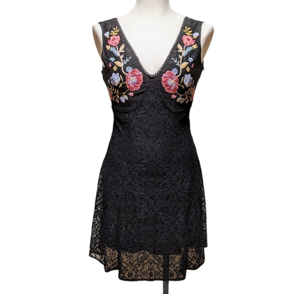 Xhilaration Dresses & Skirts - Black lace A line dress with floral embroidery